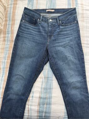 Levi's Women's Skinny Jeans - Medium Blue Wash